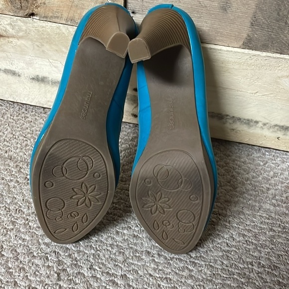 Maurice size 9 5” teal color heels - Picture 7 of 7
